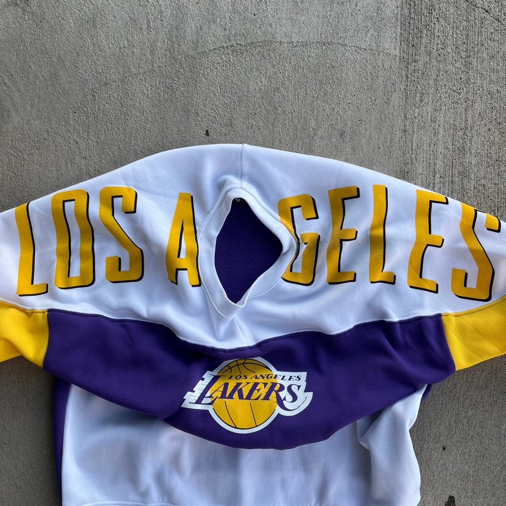 Los Angeles Lakers NBA Mens Crewneck Sweatshirt‎ Size L Purple White Yellow NWOT - Picture 4 of 7